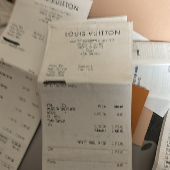 1️⃣2️⃣0️⃣0️⃣ Brand new authentic Louis Vuitton pouchette - Picture 7 of 7